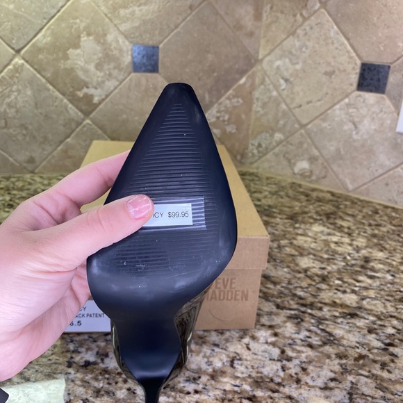 Black patent heels - Picture 4 of 4